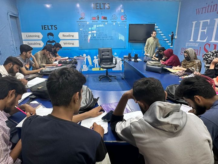 spoken english language institute in lahore